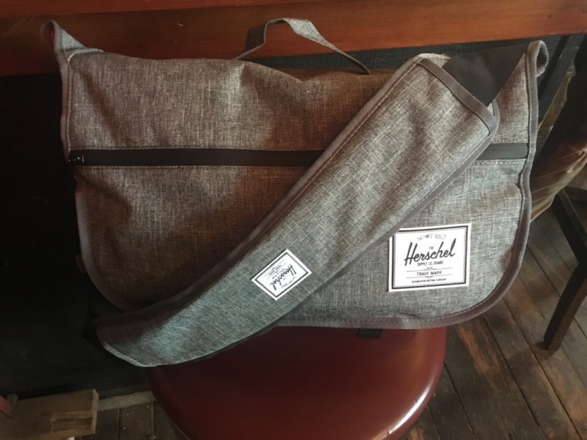 herschel supply pop quiz - the pop quiz messenger bag is stylish but not the most technical.