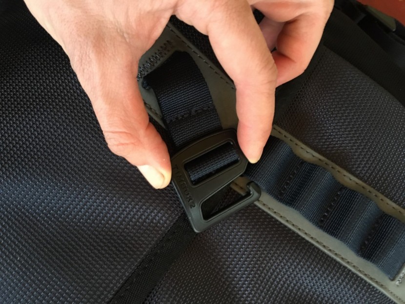 timbuk2 command messenger - the command messenger bag's buckles are not very adjustable and...