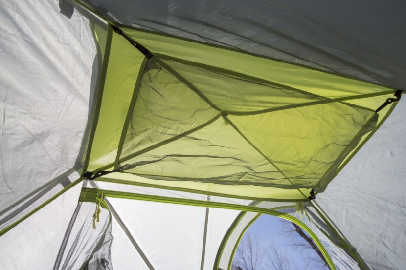 eureka midori 2 - here you'll see the midori 2's overhead storage space.