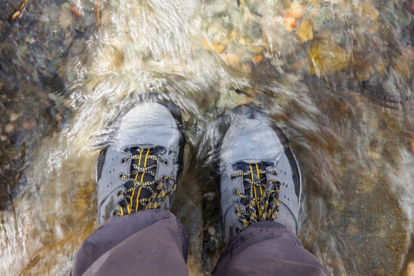 hoka tor summit wp - oh, mountain stream, wash over me! the tor summit kept us dry in...