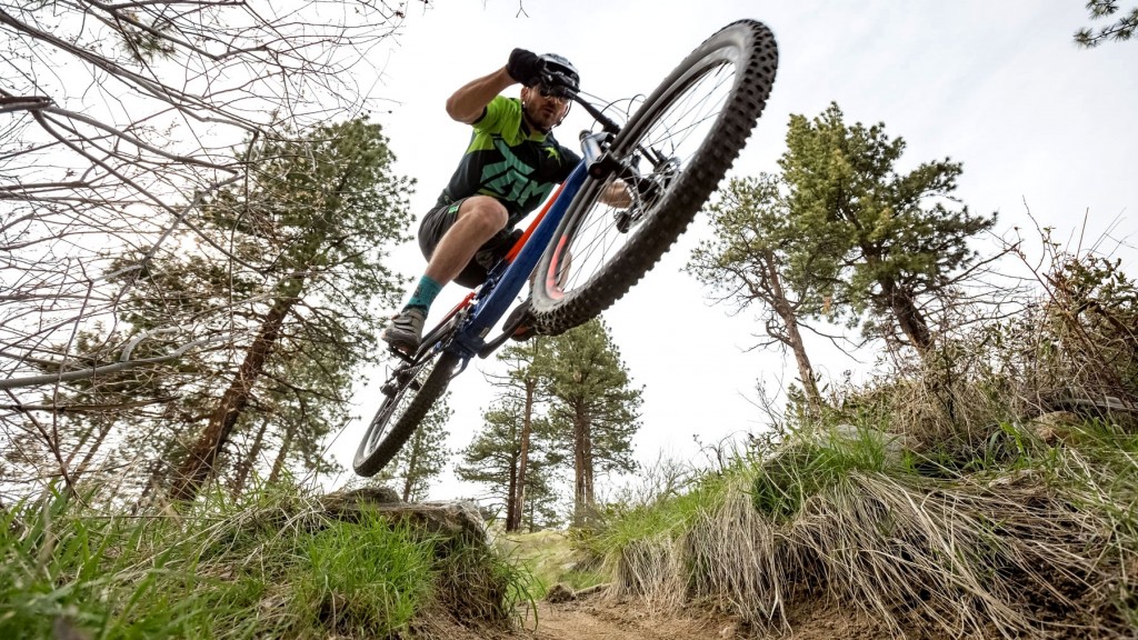 giant anthem 2 2017 - piloting the anthem inspires riders to seek out trail features to...