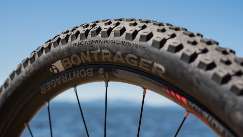 trek fuel ex 7 29 2017 - bontrager xr3 tires mounted front and rear discourage rowdy behavior.