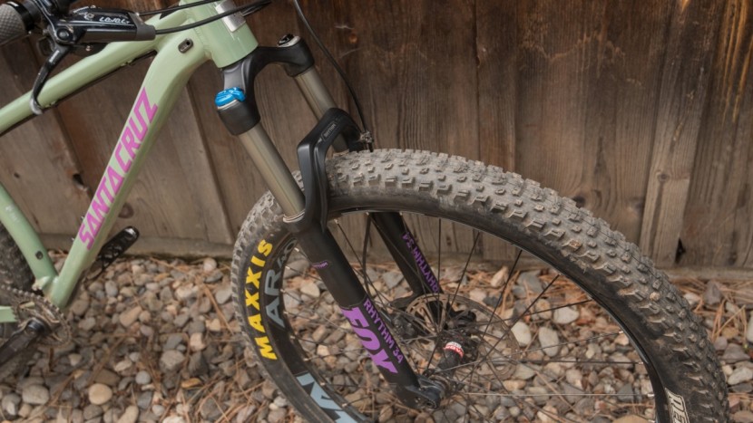 santa cruz chameleon r1+ 2017 - the fox rhythm 34 was our favorite fork in our test class.
