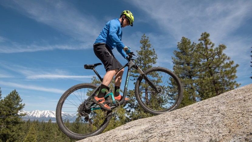 salsa woodsmoke 29 nx1 2017 - tire grip (or lack thereof) is tenuous with 2.25-inch tires.