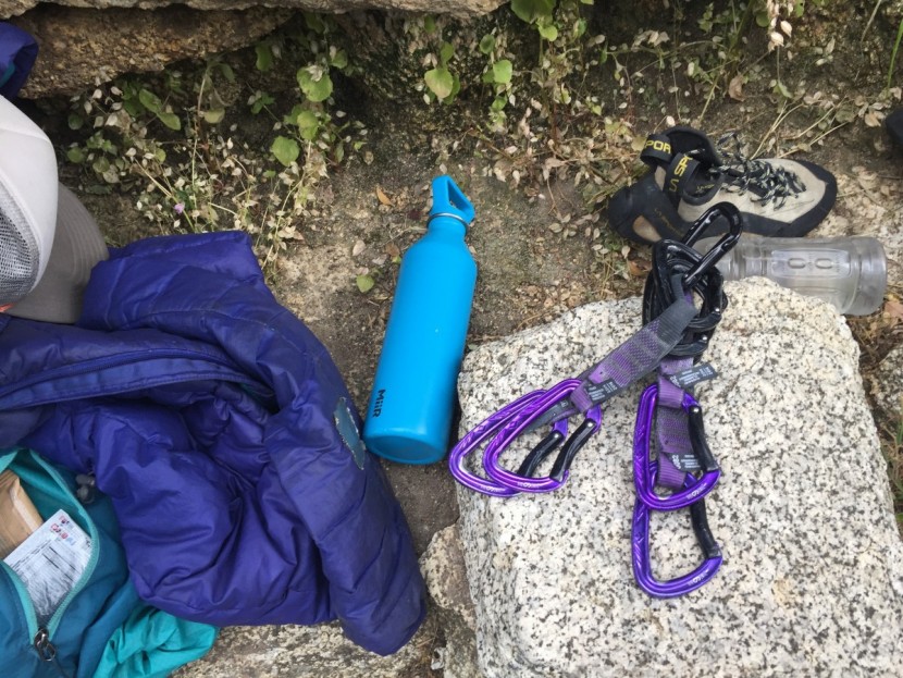 miir slate 27 - the miir works well as a crag bottle for climbing, as it is...
