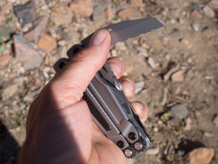 sog pocket powerplier - the main blades of the sog, with just a little dexterity, can be...