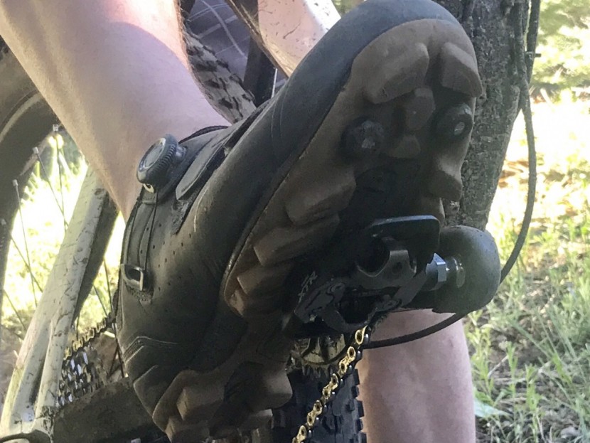 shimano xtr m9020 trail - the svelte xtr pedal is exceptionally easy to engage.