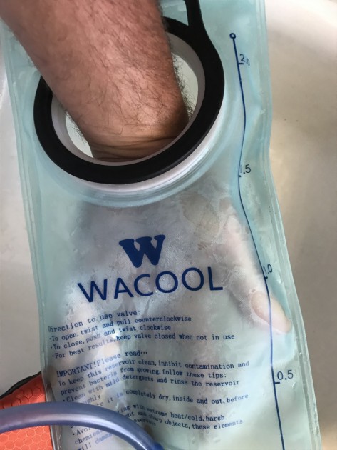 wacool 2l - the large bladder opening is on par with the size of the camelbak...