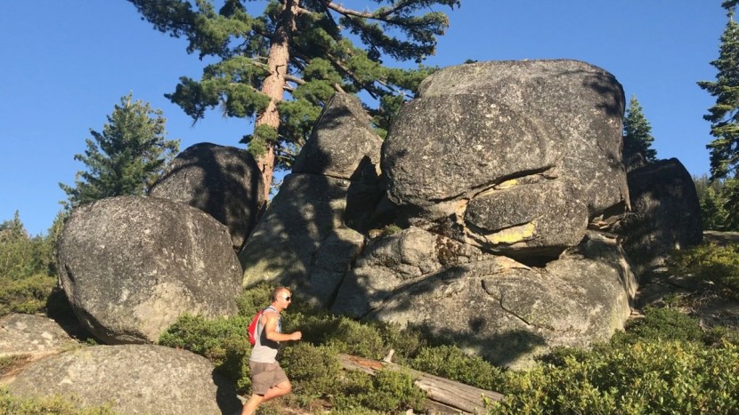 camelbak classic - without a waist belt the pack is prone to bouncing when on the full...