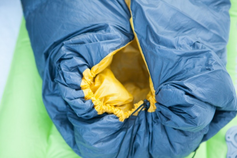 sea to summit ember ii - a close up view of the end of this quilt when the draw cord is...