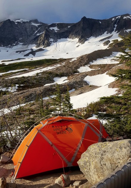 mountain hardwear ev2 - the ev2 sets up extremely easily using plastic clips located on the...