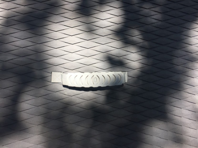 peak inflatable - the well-designed middle handle of the peak model adds...