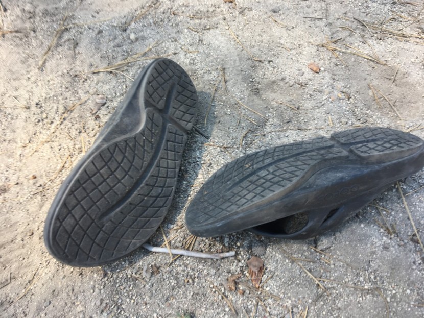 oofos original thong - oofos tread pattern, bulky and very squishy.