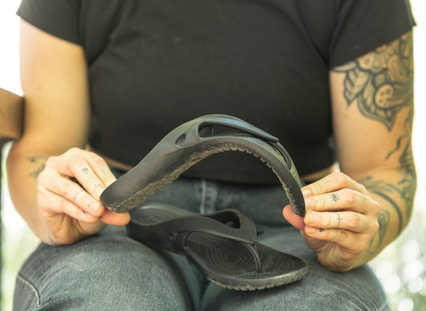 sanuk yoga chakra - the crocs kadee is simple but if you can bend the shoe in half like...