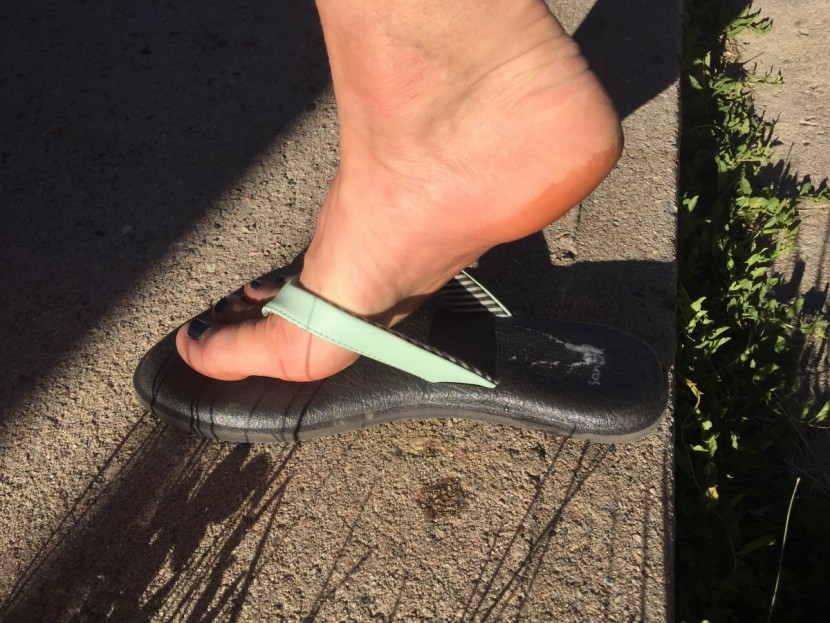 sanuk yoga chakra - not only was the yoga chakra still releasing water when stepped on...