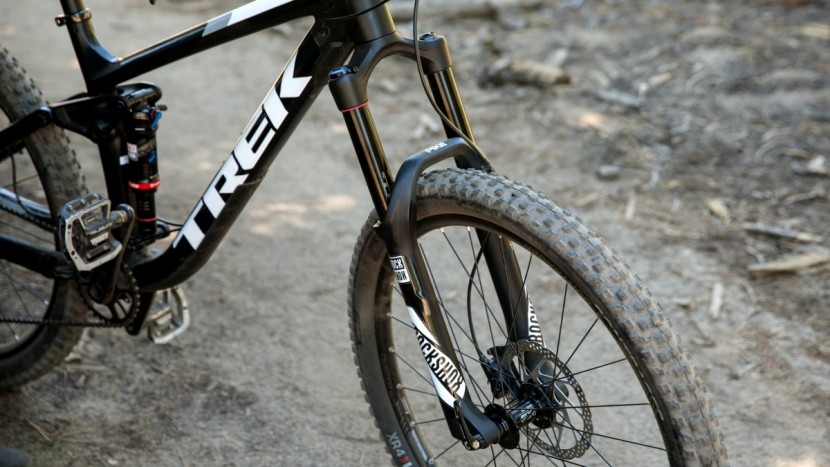 the 160mm rock shox pike provides a stout and reliable front end.