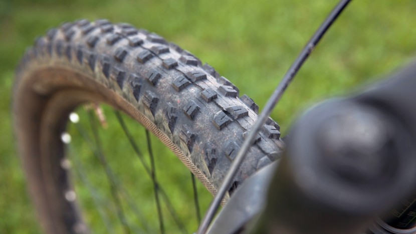 the bontrager xr4 2.4-inch front tire requires some attention but...
