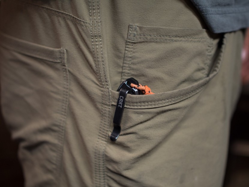 crkt squid - the squid, in pocket carry mode.