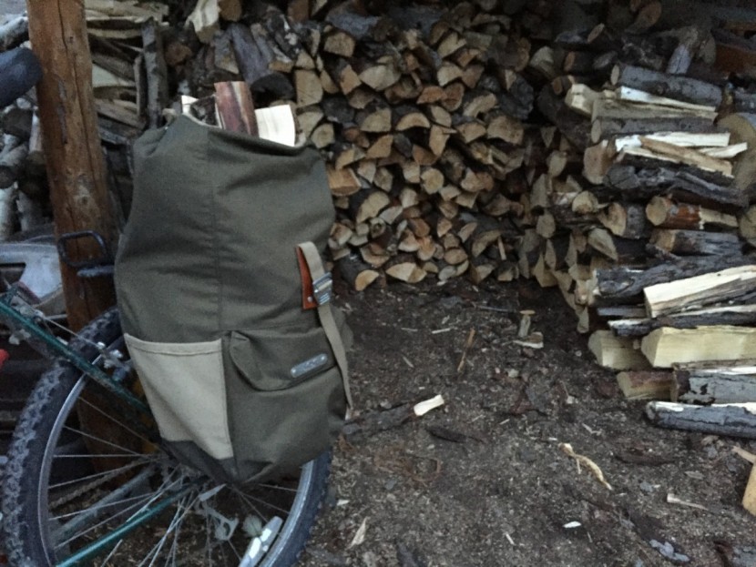 brooks england suffolk rear - the durable canvas of the suffolk rear pannier gave us the...