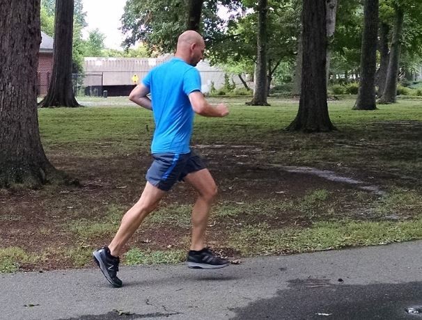 new balance 1540v2 - john feels out the new balance 1540s during a side by side comparison.