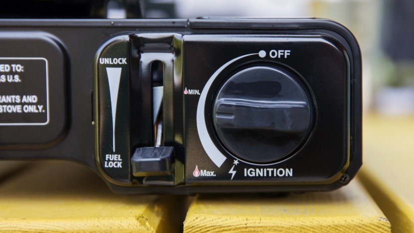 gas one gs-3000 - as long as the fuel lock is engaged, this stove cannot be packed...