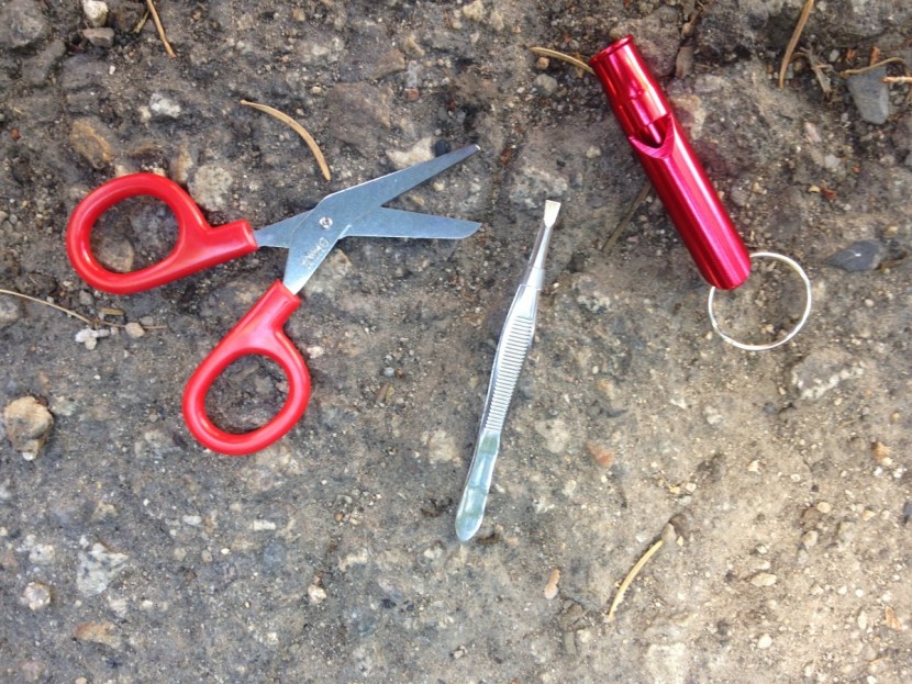 i go first aid kit ultralight - the only tools included in the i go  kit - small shears, tweezers...