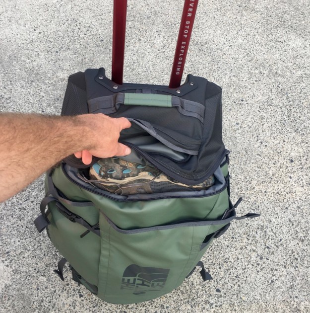 the north face rolling thunder 30" - the rolling thunder features two externally accessed zippered...