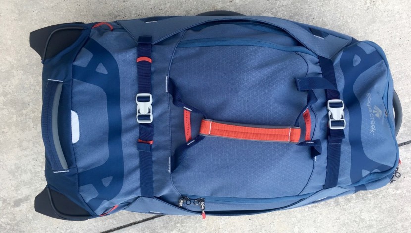 eagle creek gear warrior wheeled - the gear warrior uses relatively burly fabrics and reinforcements...