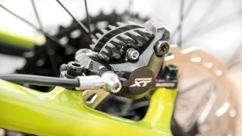 santa cruz hightower lt xe 2018 - shimano xt brakes are less modular than srams and can feel severe if...