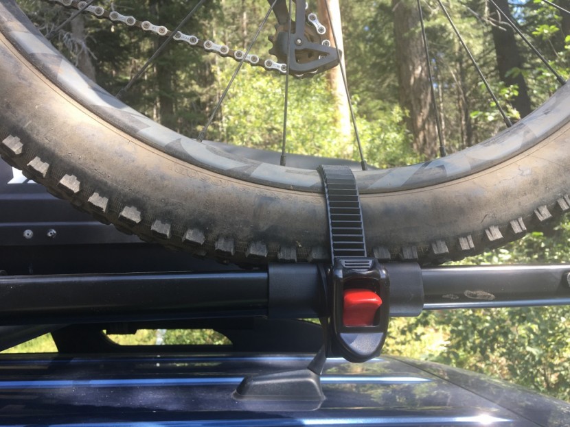 yakima front loader - not ideal for fancy carbon rims or wheels with decals, but the...