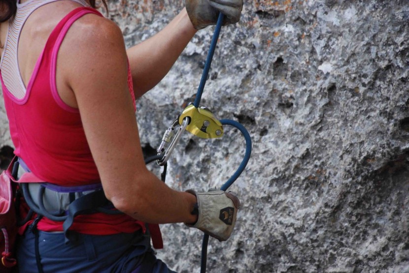 black diamond 9.9mm - using this rope with a grigri 2. the feeding action was still...