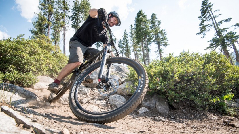 commencal meta am 4.2 essential - cornering abilities are decent if you can keep the maxxis high...