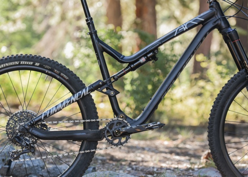 commencal meta am 4.2 essential - the meta am uses commencal's v4 suspension platform.