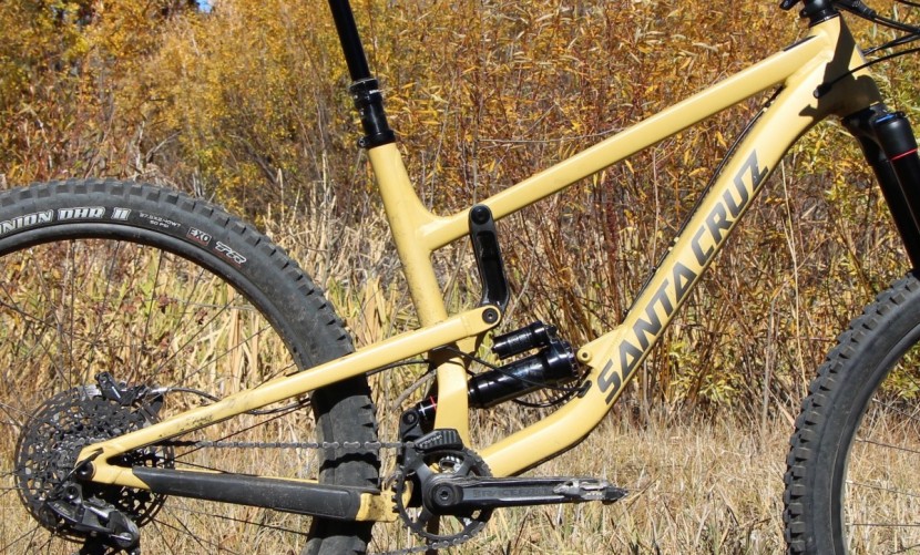 enduro mountain bike - the nomad's geometry does its job.