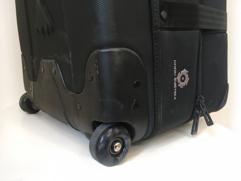 burton wheelie double deck - the sturdy skateboard wheels, heavy gusseting, and hard-shell back...