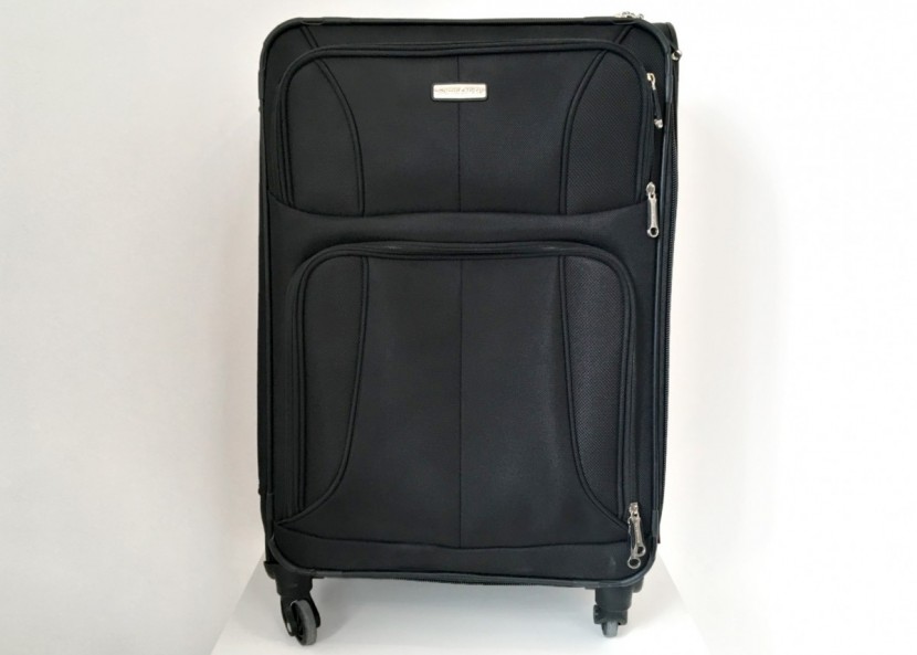 samsonite aspire xlite 25" - samsonite seems to believe that a suitcase is a suitcase is a...