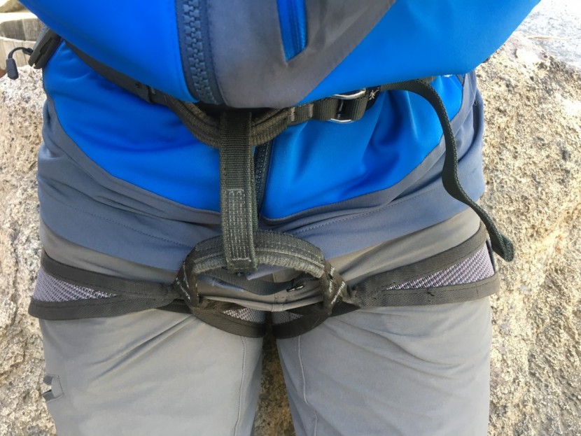 mountain hardwear dragon hooded - the thinner fabric along the hem does allow users to comfortably...