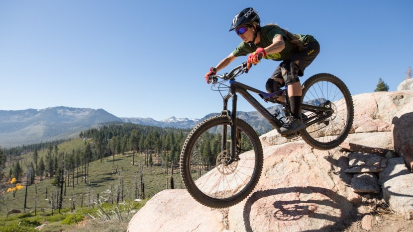 specialized stumpjumper fsr comp carbon 29 2018 - the rockshox revelation rc fork offers plenty of mid-late stroke...