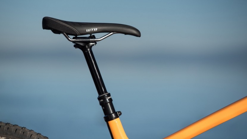 santa cruz hightower c r 2018 - the raceface aeffect post failed right out of the box.