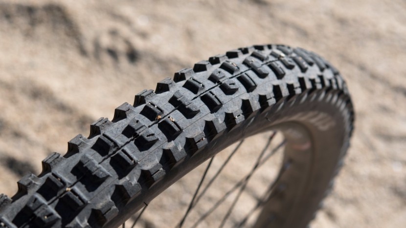 the maxxis minion dhr ii offers excellent cornering abilities and...