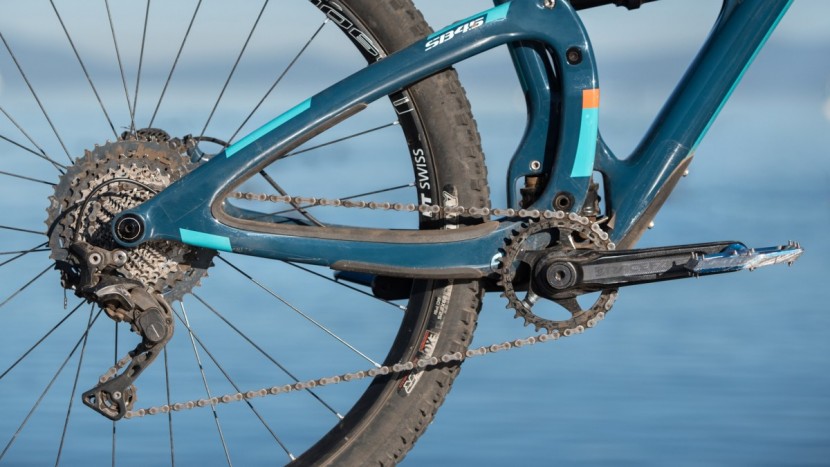 yeti sb4.5 slx/xt 2018 - the shimano xt drivetrain was crisp and offered a comfortable 30:46...