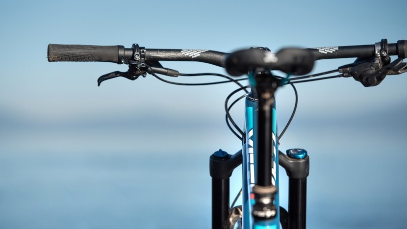 yeti sb4.5 slx/xt 2018 - the 750mm bars were on the narrow side for 2017.