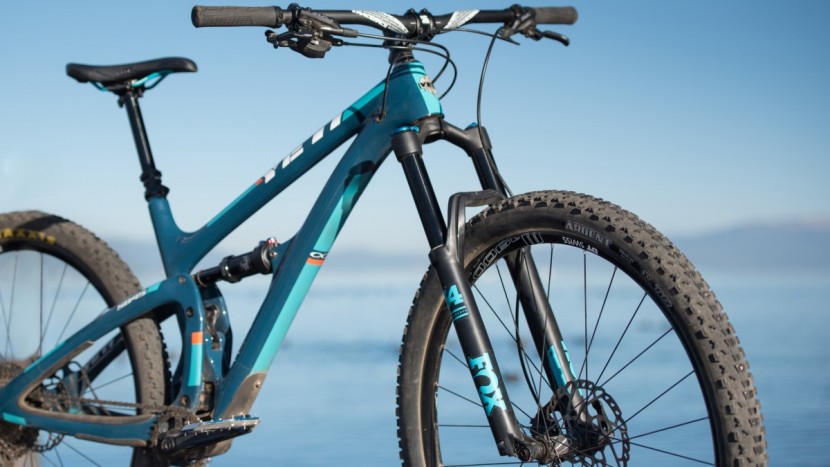 yeti sb4.5 slx/xt 2018 - the fox float 34 performance fork was super supple off the top.