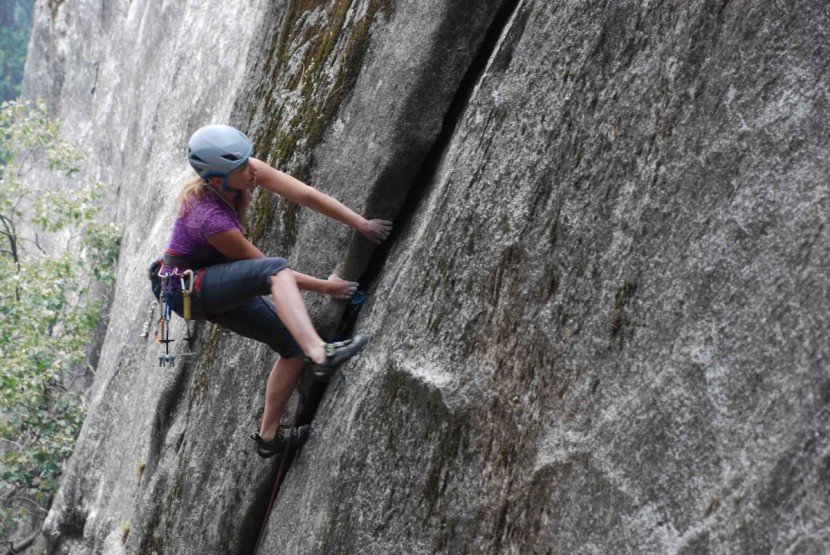 climbing helmet - the women's black diamond vector is the same as the men's version...