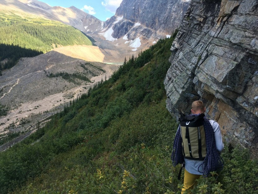 metolius mescalito - the mescalito's smooth profile will never hang up on a narrow trail...