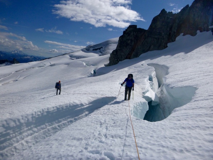 mountaineering backpack - you don't want your pack to fail you when you're depending on it the...
