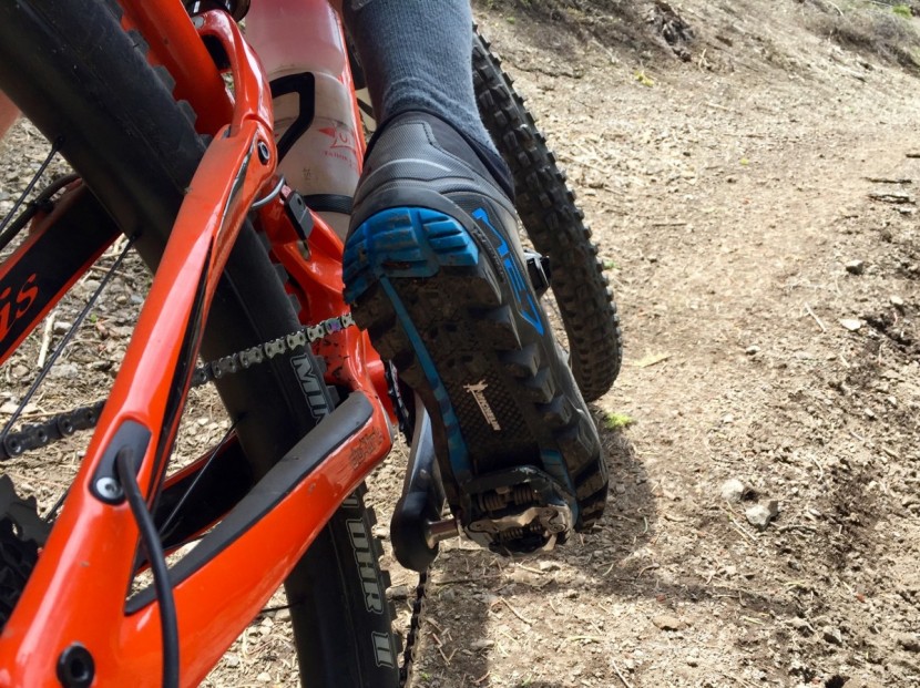 mountain bike shoes - clipless mountain bike shoes clip into your clipless pedals...