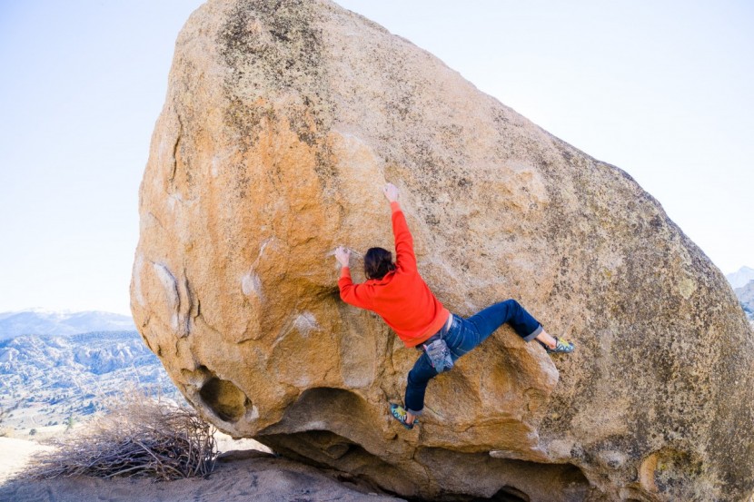 scarpa vapor for women - here, one of our testers is assessing the vapor's ability to heel...