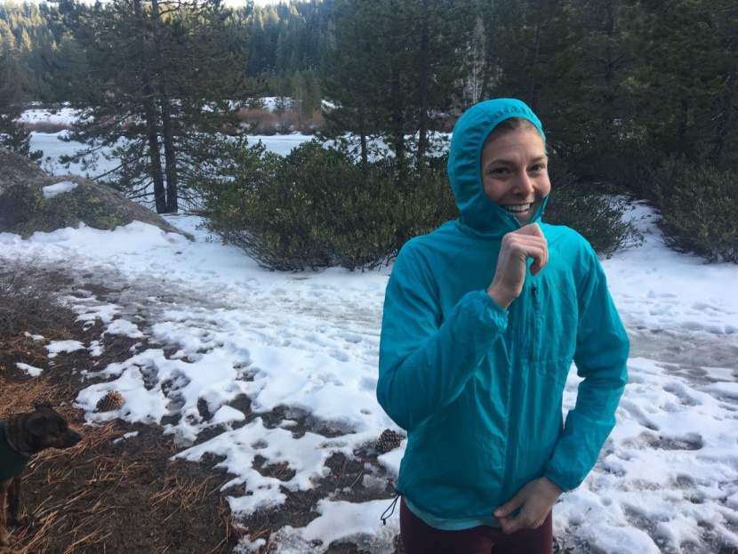 eddie bauer uplift windshell for women - the uplift features an athletic fit and snug hood to help keep the...