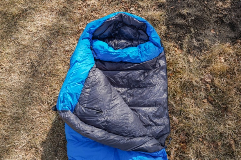 sea to summit talus ts iii - the draft collar completely encircles the next and is very effective...